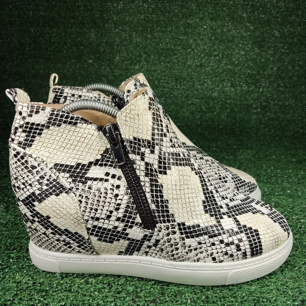Outwoods Wedge Sneakers Womens 10 Cream Snakeskin Print High Top Zip Booties